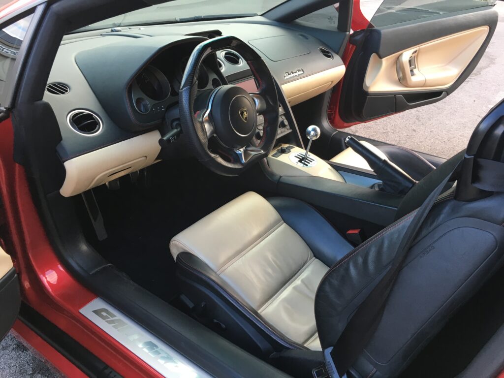 2006 Lamborghini Gallardo Interior