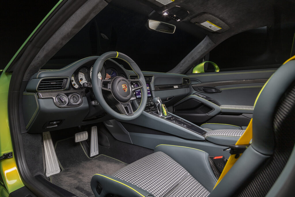 2019 Porsche 911 GT2 RS Interior